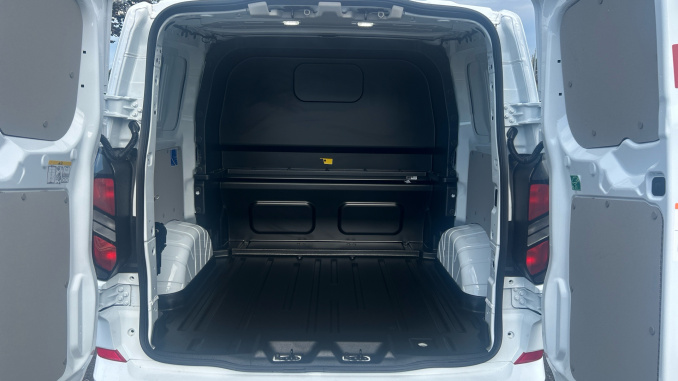 Ford Transit Custom 320 L1 Diesel Fwd 2.0 EcoBlue 136ps H1 Double Cab Van Limited - Image 12